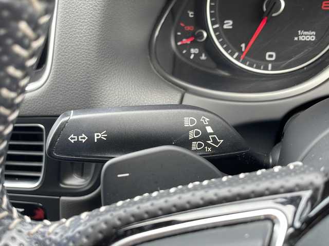 アウディ Ｑ５ 2．0 TFSI クワトロ Sライン 茨城県 2015(平27)年 6.4万km 白 サンルーフ/純正ナビ/バックカメラ/パワーバックドア/クルーズコントロール/HIDオートライト/ハーフレザーシート/パワーシート/純正19インチアルミホイール/パドルシフト/4WD/クリアランスソナー /ルーフレール/スマートキー/ETC