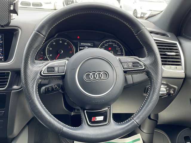 アウディ Ｑ５ 2．0 TFSI クワトロ Sライン 茨城県 2015(平27)年 6.4万km 白 サンルーフ/純正ナビ/バックカメラ/パワーバックドア/クルーズコントロール/HIDオートライト/ハーフレザーシート/パワーシート/純正19インチアルミホイール/パドルシフト/4WD/クリアランスソナー /ルーフレール/スマートキー/ETC