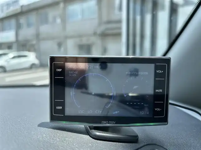 トヨタ ヴェルファイア 2．4Z 佐賀県 2014(平26)年 12.6万km ホワイトパールクリスタルシャイン アルパイン10インチSDナビ/・バックカメラ/・フルセグTV/BT/CD/DVD/アルパインフリップダウンモニター/コーナーセンサー/クルーズコントロール/両側パワースライドドア/純正18インチAW/HIDヘッドライト/オートライト/フォグランプ/オットマン/ETC/スペアキー×１/取扱説明書/保証書