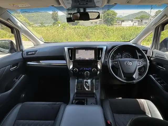 トヨタ ヴェルファイア Z Gエディション 兵庫県 2015(平27)年 1.8万km スパークリングブラックパールクリスタルシャイン 純正9インチナビ/フルセグTV/バックカメラ/Bluetooth接続可/DVD再生可/ビルトインETC/ドラレコ/メモリー付きパワーシート/両側パワースライドドア/クルーズコントロール/ステアリングヒーター/黒ハーフレザーシート