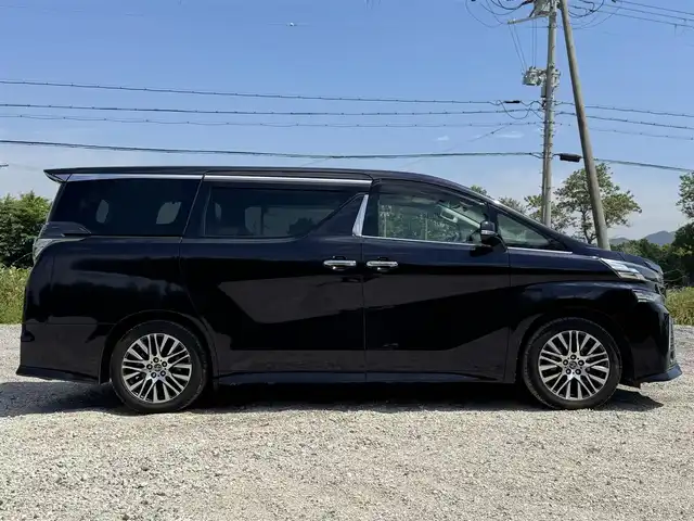 トヨタ ヴェルファイア Z Gエディション 兵庫県 2015(平27)年 1.8万km スパークリングブラックパールクリスタルシャイン 純正9インチナビ/フルセグTV/バックカメラ/Bluetooth接続可/DVD再生可/ビルトインETC/ドラレコ/メモリー付きパワーシート/両側パワースライドドア/クルーズコントロール/ステアリングヒーター/黒ハーフレザーシート