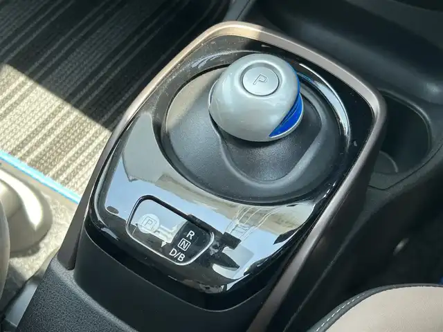 日産 ノート e－パワー メダリスト 愛媛県 2019(令1)年 4.8万km スーパーブラック 純正ナビ/Bluetooth/フルセグTV/AUX/Bカメラ/全方位カメラ/クルコン追従有/インテリジェントルームミラー/ドラレコ/LEDオートライト/純正15インチAW/純正フロアマット/ABS/横滑り防止機能/レーンキープアシスト/衝突被害軽減システム/Wエアバック/プッシュスタート/パワーステアリング/パワーウィンドウ