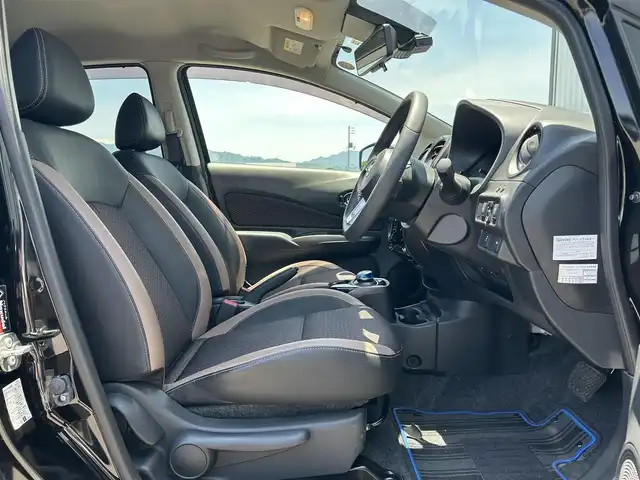 日産 ノート e－パワー メダリスト 愛媛県 2019(令1)年 4.8万km スーパーブラック 純正ナビ/Bluetooth/フルセグTV/AUX/Bカメラ/全方位カメラ/クルコン追従有/インテリジェントルームミラー/ドラレコ/LEDオートライト/純正15インチAW/純正フロアマット/ABS/横滑り防止機能/レーンキープアシスト/衝突被害軽減システム/Wエアバック/プッシュスタート/パワーステアリング/パワーウィンドウ
