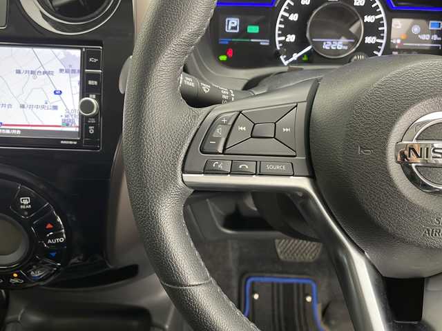 日産 ノート e－パワー メダリスト 長野県 2019(令1)年 4.8万km スーパーブラック 純正ナビ/Bluetooth/フルセグTV/AUX/Bカメラ/全方位カメラ/クルコン追従有/インテリジェントルームミラー/純正フロントドラレコ(ナビ連動)/LEDオートライト/純正15インチAW/純正フロアマット/ABS/横滑り防止機能/レーンキープアシスト/衝突被害軽減システム/Wエアバック/プッシュスタート/パワーステアリング/パワーウィンドウ/取扱説明書/保証書