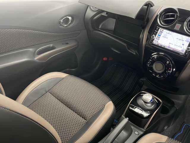 日産 ノート e－パワー メダリスト 長野県 2019(令1)年 4.8万km スーパーブラック 純正ナビ/Bluetooth/フルセグTV/AUX/Bカメラ/全方位カメラ/クルコン追従有/インテリジェントルームミラー/純正フロントドラレコ(ナビ連動)/LEDオートライト/純正15インチAW/純正フロアマット/ABS/横滑り防止機能/レーンキープアシスト/衝突被害軽減システム/Wエアバック/プッシュスタート/パワーステアリング/パワーウィンドウ/取扱説明書/保証書