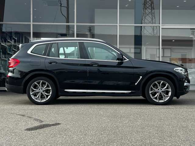 ＢＭＷ ＢＭＷ Ｘ３ 20 xDrive Xライン 富山県 2019(平31)年 5.7万km 黒 HDDナビ/フルセグテレビ/Bluetooth接続/Screen Mirroring/AM/FMラジオ/アイドリングストップ/ワイヤレス充電/ドラレコ/360°カメラ/パワーバックドア/パークアシスト/ダウンヒルアシストコントロール/D/N席シートヒーター/D/N席パワーシート/全席シートヒーター/アドブルー/HUD
