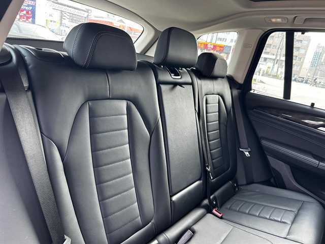ＢＭＷ ＢＭＷ Ｘ３ 20 xDrive Xライン 富山県 2019(平31)年 5.7万km 黒 HDDナビ/フルセグテレビ/Bluetooth接続/Screen Mirroring/AM/FMラジオ/アイドリングストップ/ワイヤレス充電/ドラレコ/360°カメラ/パワーバックドア/パークアシスト/ダウンヒルアシストコントロール/D/N席シートヒーター/D/N席パワーシート/全席シートヒーター/アドブルー/HUD
