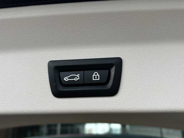 ＢＭＷ ＢＭＷ Ｘ３ 20 xDrive Xライン 富山県 2019(平31)年 5.7万km 黒 HDDナビ/フルセグテレビ/Bluetooth接続/Screen Mirroring/AM/FMラジオ/アイドリングストップ/ワイヤレス充電/ドラレコ/360°カメラ/パワーバックドア/パークアシスト/ダウンヒルアシストコントロール/D/N席シートヒーター/D/N席パワーシート/全席シートヒーター/アドブルー/HUD