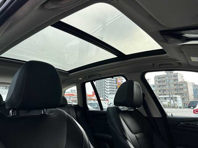ＢＭＷ ＢＭＷ Ｘ３ 20 xDrive Xライン 富山県 2019(平31)年 5.7万km 黒 HDDナビ/フルセグテレビ/Bluetooth接続/Screen Mirroring/AM/FMラジオ/アイドリングストップ/ワイヤレス充電/ドラレコ/360°カメラ/パワーバックドア/パークアシスト/ダウンヒルアシストコントロール/D/N席シートヒーター/D/N席パワーシート/全席シートヒーター/アドブルー/HUD