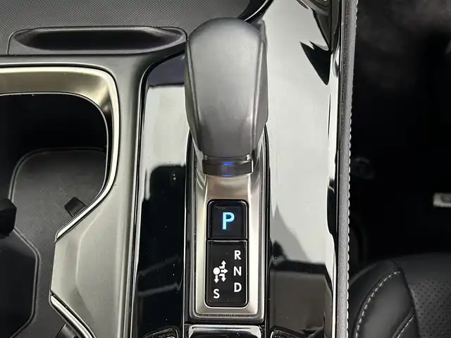 レクサス ＮＸ 350h バージョンL 道央・札幌 2023(令5)年 1.5万km ソニッククォーツ ・４WD/・14インチディスプレイオーディオ/　コネクティッドナビ/・カラーヘッドアップディスプレイ/・TFT液晶式メーター/・パノラミックビューモニター/・デジタルインナーミラー/・ビルトインETC/・Lexus Safety System ＋/・Lexus Teammate　Advanced Park/・レーダークルーズコントロール/・レーンキープアシスト/・BSM/・レザーシート/・パワーシート/・シートヒーター/・シートベンチレーション/・ハンズフリーパワーバックドア/・スマートキー