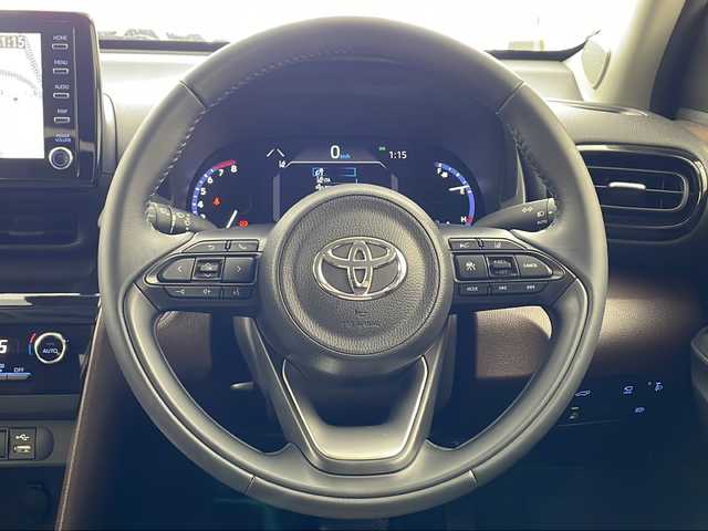 トヨタ ヤリスクロス Z 兵庫県 2020(令2)年 1.5万km ホワイトパールクリスタルシャイン ・純正ナビ&TV&Bluetooth&Miracast&USB/・アラウンドビューモニター/・バックカメラ/・パワーバックドア/・パワーシート/・前席シートヒーター/・オートマチックハイビーム/・ヘッドライトレベライザー/・トヨタセーフティセンス/・レーントレーシングアシスト/・プリクラッシュセーフティ/・ブラインドスポットモニター/・クリアランスソナー/・リヤクロストラフィックアラート/・パーキングサポートブレーキ/・ロードサインアシスト/・レーダークルーズコントロール/・ETC/・純正ドライブレコーダー/・LEDヘッドランプ/・ウインカーミラー/・純正フロアマット/・18インチ純正アルミホイール