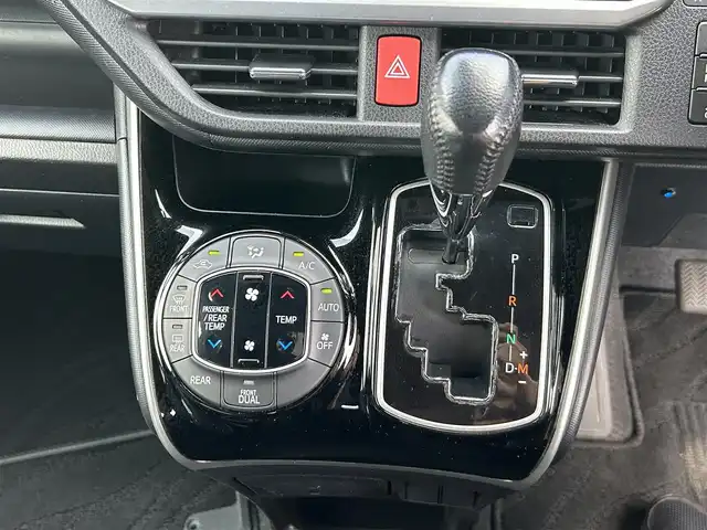 トヨタ ヴォクシー ZS 煌Ⅱ 岡山県 2020(令2)年 5.6万km ホワイトパールクリスタルシャイン 登録時走行距離55679km/アルパイン11インチナビ/フルセグTV(AM.FM.CD.DVD.TV.BT)/両側パワースライドドア/バックカメラ/ETC/クリアランスソナー/衝突軽減ブレーキ/クルーズコントロール/レーンキープアシスト/オートライト/オートマチックハイビーム/アイドリングストップ/16インチ純正AW/純正フロアマット
