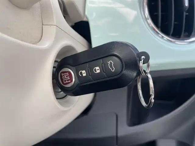 フィアット ５００ 1．2 ポップ 栃木県 2019(令1)年 5.4万km LATTE MENTA ASR(アンチスリップレギュレーション）/純正ディスプレイオーディオ（BT/FM/AM）/ステアリングスイッチ/〇社外ドライブレコーダー（前後）/〇革巻ステアリング/〇USB入力端子/〇シートリフター/・パワーウィンド/・リモコンキー