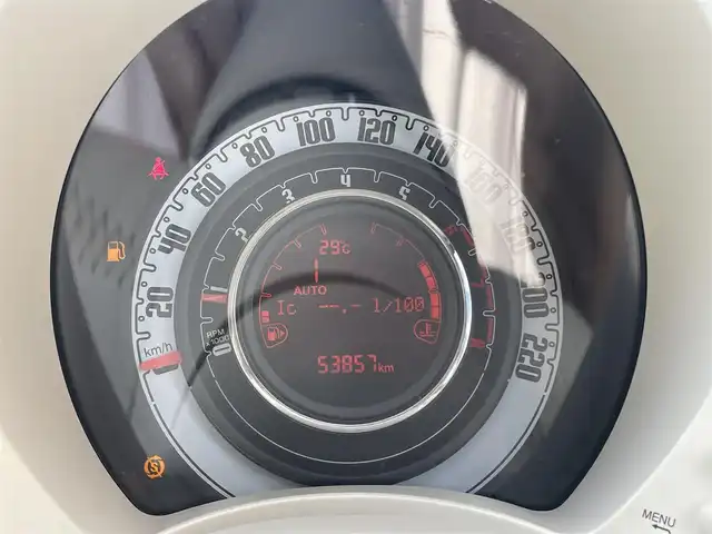 フィアット ５００ 1．2 ポップ 栃木県 2019(令1)年 5.4万km LATTE MENTA ASR(アンチスリップレギュレーション）/純正ディスプレイオーディオ（BT/FM/AM）/ステアリングスイッチ/〇社外ドライブレコーダー（前後）/〇革巻ステアリング/〇USB入力端子/〇シートリフター/・パワーウィンド/・リモコンキー