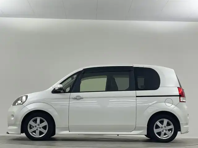 トヨタ ポルテ X 埼玉県 2014(平26)年 6万km ホワイトパールクリスタルシャイン モデリスタエアロ　ナビ　フルセグ　スマートキー　ＨＩＤヘッドライト　バックカメラ　ＥＴＣ　パワースライドドア　プッシュスタート　オートエアコン　オートライト　フォグランプ　純正アルミ　マット　バイザー