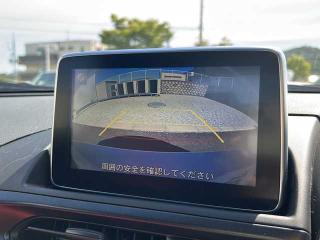 アバルト １２４ スパイダー 大阪府 2018(平30)年 4.4万km パール １オーナー　オートＬＥＤヘッドライト　純正ナビ　Bluetooth　ブレンボキャリパー　黒赤レザーシート　シートヒーター　クルーズコントロール　バックカメラ　コーナーセンサー　ビルドインＥＴＣ　オートワイパー　純正ホイール　純正オーディオ　プッシュスタート　スペアキー　純正フロアマット　