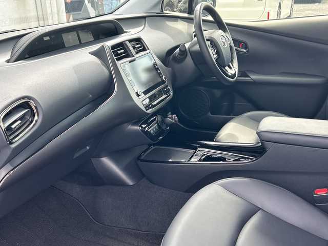 トヨタ プリウス A ツーリングセレ ブラックED 千葉県 2021(令3)年 1.9万km パール ４ＷＤ　ナビ　全方位カメラ　皮　シートヒーター　ＰＣＳ　ＬＴＡ　AHB パーキングアシスト ヘッドアップディスプレイ ２．０ＥＴＣ　１７インチブラックＡＷ　ツートンカラー　ＬＥＤライト　オートライト