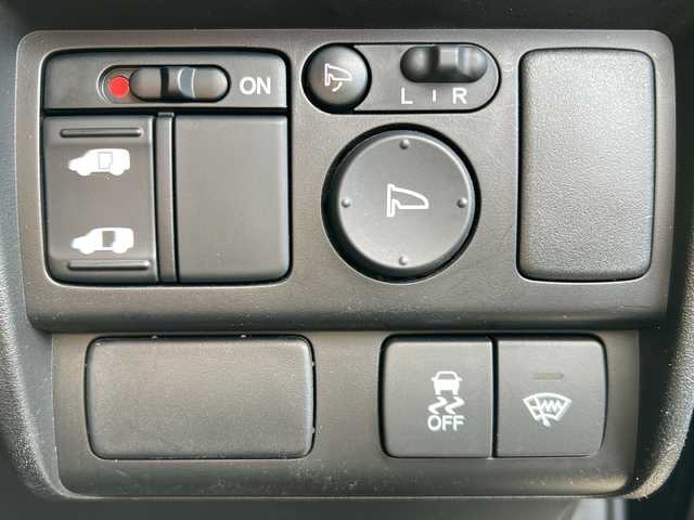 ホンダ フリード G ジャストセレクション 岩手県 2015(平27)年 3.9万km プレミアムスパークルブラックパール 4WD /ワンオーナー/純正ナビ /ワンセグTV/ナビステアリングスイッチ/左電動ドア /バックカメラ /ビルトインETC /純正ドライブレコーダー /純正エンジンスターター /フロントワイパーデアイサー /オートライト　/横滑り防止 /スマートキー×2/ドアバイザー/フロアマット/ECOボタン/保証書　取説