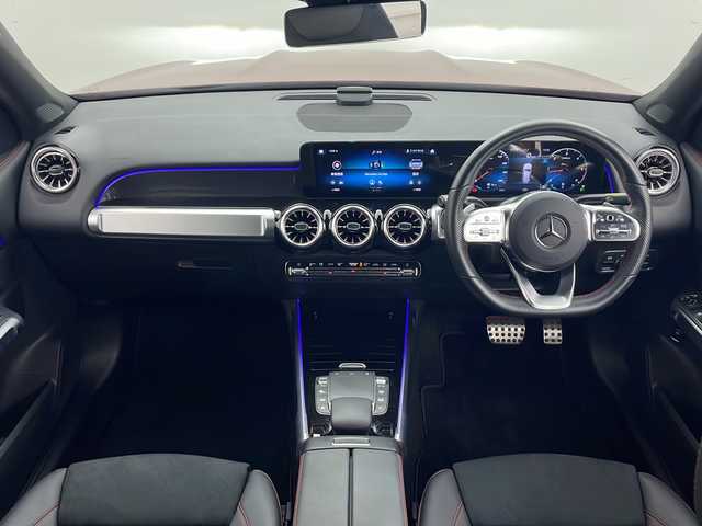 メルセデス・ベンツ Ｍ・ベンツ ＧＬＢ２００ｄ 4マチック AMGライン 秋田県 2022(令4)年 1万km 赤 ４ＷＤ/ワンオーナー/純正HDDナビ/　(フルセグTV/Bluetooth/USB)/全方位カメラ/アダプティブクルーズコントロール/パドルシフト/ハーフレザーシート/前席パワーシート/前席シートヒーター/パワーバックドア/純正フロアマット/プッシュスタート/スマートキー/スペアキー/ＥＴＣ２．０/LEDヘッドライト/オートライト/取扱説明書/保証書