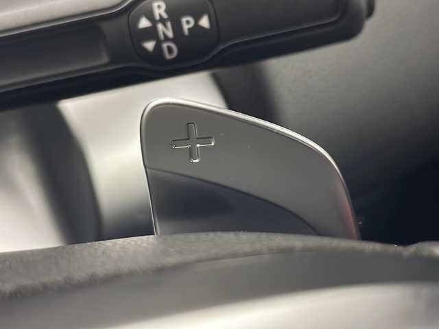 メルセデス・ベンツ Ｍ・ベンツ ＧＬＢ２００ｄ 4マチック AMGライン 秋田県 2022(令4)年 1万km 赤 ４ＷＤ/ワンオーナー/純正HDDナビ/　(フルセグTV/Bluetooth/USB)/全方位カメラ/アダプティブクルーズコントロール/パドルシフト/ハーフレザーシート/前席パワーシート/前席シートヒーター/パワーバックドア/純正フロアマット/プッシュスタート/スマートキー/スペアキー/ＥＴＣ２．０/LEDヘッドライト/オートライト/取扱説明書/保証書