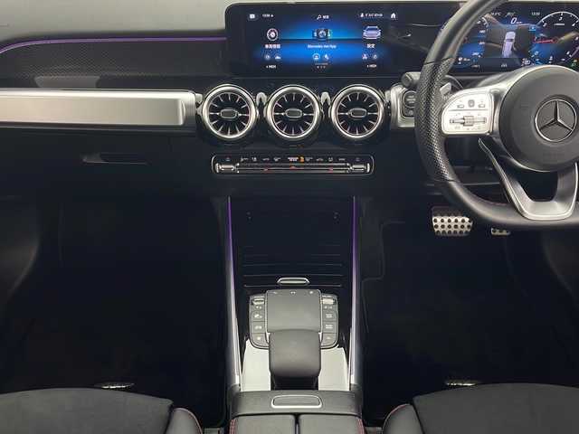 メルセデス・ベンツ Ｍ・ベンツ ＧＬＢ２００ｄ 4マチック AMGライン 秋田県 2022(令4)年 1万km 赤 ４ＷＤ/ワンオーナー/純正HDDナビ/　(フルセグTV/Bluetooth/USB)/全方位カメラ/アダプティブクルーズコントロール/パドルシフト/ハーフレザーシート/前席パワーシート/前席シートヒーター/パワーバックドア/純正フロアマット/プッシュスタート/スマートキー/スペアキー/ＥＴＣ２．０/LEDヘッドライト/オートライト/取扱説明書/保証書