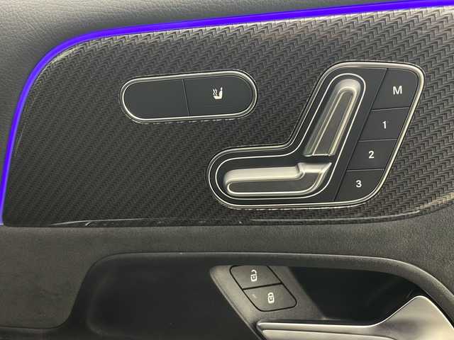 メルセデス・ベンツ Ｍ・ベンツ ＧＬＢ２００ｄ 4マチック AMGライン 秋田県 2022(令4)年 1万km 赤 ４ＷＤ/ワンオーナー/純正HDDナビ/　(フルセグTV/Bluetooth/USB)/全方位カメラ/アダプティブクルーズコントロール/パドルシフト/ハーフレザーシート/前席パワーシート/前席シートヒーター/パワーバックドア/純正フロアマット/プッシュスタート/スマートキー/スペアキー/ＥＴＣ２．０/LEDヘッドライト/オートライト/取扱説明書/保証書