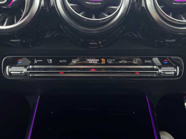 メルセデス・ベンツ Ｍ・ベンツ ＧＬＢ２００ｄ 4マチック AMGライン 秋田県 2022(令4)年 1万km 赤 ４ＷＤ/ワンオーナー/純正HDDナビ/　(フルセグTV/Bluetooth/USB)/全方位カメラ/アダプティブクルーズコントロール/パドルシフト/ハーフレザーシート/前席パワーシート/前席シートヒーター/パワーバックドア/純正フロアマット/プッシュスタート/スマートキー/スペアキー/ＥＴＣ２．０/LEDヘッドライト/オートライト/取扱説明書/保証書