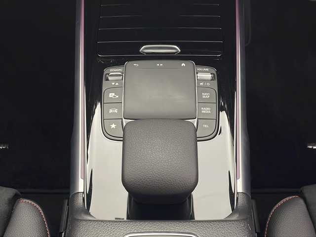 メルセデス・ベンツ Ｍ・ベンツ ＧＬＢ２００ｄ 4マチック AMGライン 秋田県 2022(令4)年 1万km 赤 ４ＷＤ/ワンオーナー/純正HDDナビ/　(フルセグTV/Bluetooth/USB)/全方位カメラ/アダプティブクルーズコントロール/パドルシフト/ハーフレザーシート/前席パワーシート/前席シートヒーター/パワーバックドア/純正フロアマット/プッシュスタート/スマートキー/スペアキー/ＥＴＣ２．０/LEDヘッドライト/オートライト/取扱説明書/保証書