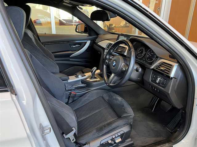 ＢＭＷ ３２０ｄ Mスポーツ 宮城県 2017(平29)年 7万km アルピンホワイトⅢ 純正ナビ/アダプティブクルーズコントロール/バックカメラ/パワーシート/LEDヘッドライト/シートヒーター/レーンキープアシスト/Bluetooth対応/18インチ純正AW