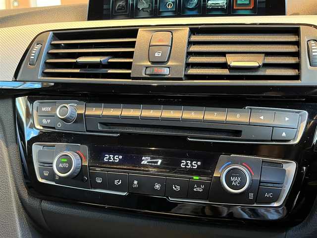 ＢＭＷ ３２０ｄ Mスポーツ 宮城県 2017(平29)年 7万km アルピンホワイトⅢ 純正ナビ/アダプティブクルーズコントロール/バックカメラ/パワーシート/LEDヘッドライト/シートヒーター/レーンキープアシスト/Bluetooth対応/18インチ純正AW