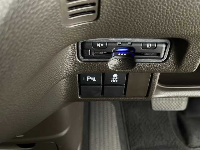 ホンダ Ｎ ＢＯＸ L 宮崎県 2021(令3)年 5.4万km クリスタルブラックパール 禁煙車/ホンダセンシング/社外ナビ/（ストラーダ/CN-BR310B/CD/Bluetooth/FMAM）/社外バックカメラ/社外ETC/社外ドライブレコーダー/純正LEDオートライト/純正フロアマット/左側電動スライドドア/アダプティブクルーズコントロール/レーンディパーチャーアラート/クリアランスソナー/ウインカードアミラー/オートエアコン/前席シートヒーター/スマートキー/プッシュエンジンスタート/スペアキー/新車時保証書/取扱い説明書