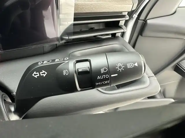 日産 セレナ e－パワー ハイウェイスター V 兵庫県 2025(令7)年 0.1千km プリズムホワイト ・純正メモリナビ/（Bluetooth/USB/HDMI/フルセグ）/・純正ディスプレイオーディオ/・プロパイロット/・ACC/・LKA/・コーナーセンサー/・アラウンドビューモニター/・エマージェンシーブレーキ/・インテリジェントルームミラー/・純正前後ドライブレコーダー/・ビルトインETC2.0/・両側パワースライドドア/・ワイヤレス充電/・LEDヘッドライト/・ＬＥＤフォグランプ/・オートハイビーム/・純正16インチアルミホイール/・スペアキー×１