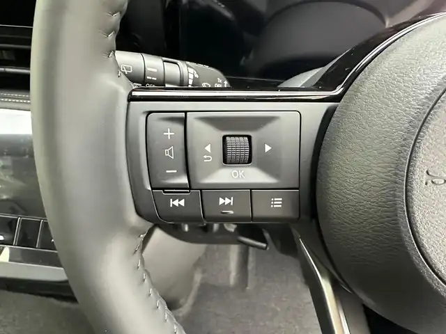 日産 セレナ e－パワー ハイウェイスター V 兵庫県 2025(令7)年 0.1千km プリズムホワイト ・純正メモリナビ/（Bluetooth/USB/HDMI/フルセグ）/・純正ディスプレイオーディオ/・プロパイロット/・ACC/・LKA/・コーナーセンサー/・アラウンドビューモニター/・エマージェンシーブレーキ/・インテリジェントルームミラー/・純正前後ドライブレコーダー/・ビルトインETC2.0/・両側パワースライドドア/・ワイヤレス充電/・LEDヘッドライト/・ＬＥＤフォグランプ/・オートハイビーム/・純正16インチアルミホイール/・スペアキー×１