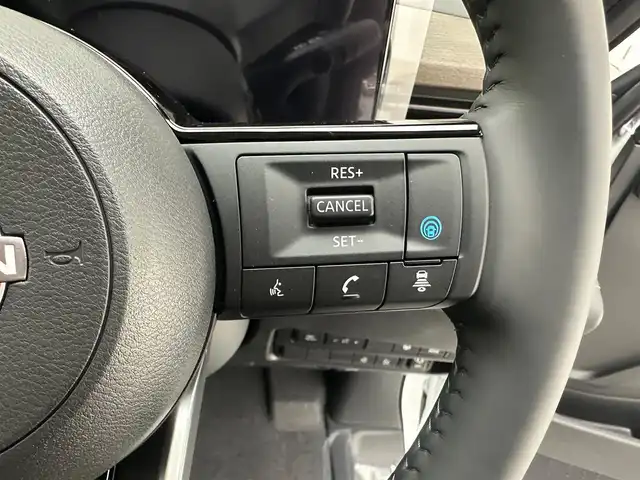 日産 セレナ e－パワー ハイウェイスター V 兵庫県 2025(令7)年 0.1千km プリズムホワイト ・純正メモリナビ/（Bluetooth/USB/HDMI/フルセグ）/・純正ディスプレイオーディオ/・プロパイロット/・ACC/・LKA/・コーナーセンサー/・アラウンドビューモニター/・エマージェンシーブレーキ/・インテリジェントルームミラー/・純正前後ドライブレコーダー/・ビルトインETC2.0/・両側パワースライドドア/・ワイヤレス充電/・LEDヘッドライト/・ＬＥＤフォグランプ/・オートハイビーム/・純正16インチアルミホイール/・スペアキー×１