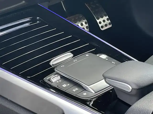 メルセデス・ベンツ Ｍ・ベンツ ＧＬＢ２００ｄ 4マチック AMGライン 静岡県 2022(令4)年 0.8万km ポーラホワイト ワンオーナー/MBUXナビフルセグTVBluetooth全方位カメラ/レーダーセーフティー軽減ブレーキACC/レーンキープ　BSM/ハーフレザーシート　シートヒーター/パワーバックドア/前後ドライブレコーダー/アンビエントライト/DSRCETC