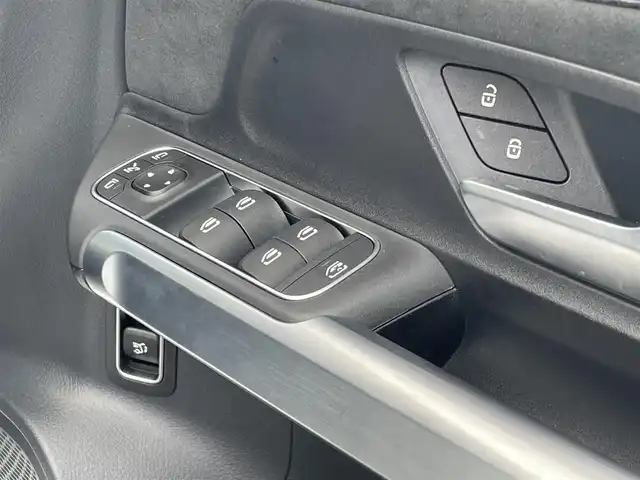 メルセデス・ベンツ Ｍ・ベンツ ＧＬＢ２００ｄ 4マチック AMGライン 静岡県 2022(令4)年 0.8万km ポーラホワイト ワンオーナー/MBUXナビフルセグTVBluetooth全方位カメラ/レーダーセーフティー軽減ブレーキACC/レーンキープ　BSM/ハーフレザーシート　シートヒーター/パワーバックドア/前後ドライブレコーダー/アンビエントライト/DSRCETC