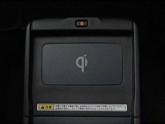 トヨタ ノア ハイブリッド G 青森県 2014(平26)年 13.6万km ホワイトパールクリスタルシャイン 純正9インチSDナビ・フルセグTV/CD・DVD・Bluetooth・SD/バックカメラ/片側パワースライドドア/クルーズコントロール/OPおくだけ充電/前席シートヒーター/ビルトインETC/LEDヘッドライト/フォグランプ/モデリスタエアロパーツ/純正15インチアルミ/スペアキー/H27.28.29.30。R1.2.3.5.6.7年記録簿有り/保証書・取扱書