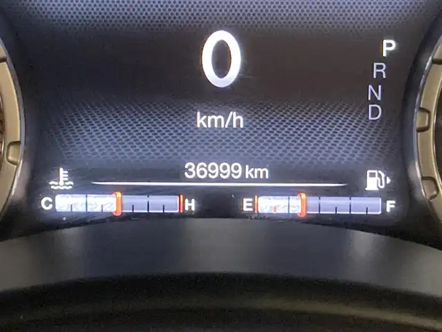 クライスラー・ジープ ジープ レネゲード リミテッド 熊本県 2024(令6)年 3.7万km 黒 ・スマートキー/・プッシュスタート/・自動緊急ブレーキ/・レーンセンス/・パークセンス/・ブラインドスポットモニター/・オートディムハイビーム/・アダプティブヘッドライト/・クルーズコントロール(追従式)/・黒革シート/・前席パワーシート/・前席シートヒーター/・ハンドルヒーター/・純正メモリナビ/　【Bluetooth・USB・AUX・AppleCarPlay】/・バックカメラ/・ETC2.0/・LEDヘッドランプ/・LEDフォグランプ/・純正マット