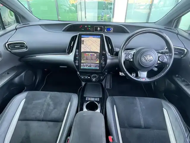 トヨタ プリウス ＰＨＶ Sナビパッケージ・GRスポーツ 香川県 2019(令1)年 6.6万km ホワイトパールクリスタルシャイン 純正１１．６型ナビ/バックカメラ/前方ドライブレコーダー/ＥＴＣ２．０/レーダークルーズコントロール/純正１８インチＡＷ/ＬＥＤヘッドライト/フォグライト/革巻きステアリング/ステアリングスイッチ/ハーフレザーシート/前席シートヒーター/純正フロアマット/スマートキー