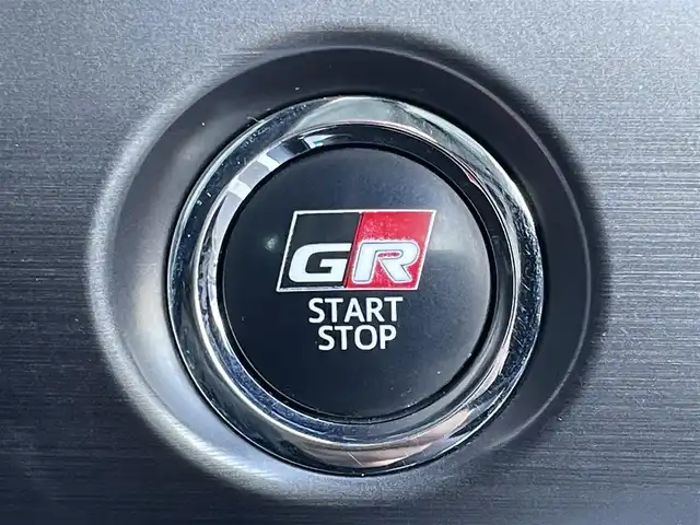 トヨタ プリウス ＰＨＶ Sナビパッケージ・GRスポーツ 香川県 2019(令1)年 6.6万km ホワイトパールクリスタルシャイン 純正１１．６型ナビ/バックカメラ/前方ドライブレコーダー/ＥＴＣ２．０/レーダークルーズコントロール/純正１８インチＡＷ/ＬＥＤヘッドライト/フォグライト/革巻きステアリング/ステアリングスイッチ/ハーフレザーシート/前席シートヒーター/純正フロアマット/スマートキー