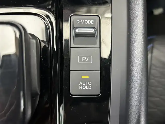 日産 ノート オーテック Xオーバー +アクティブ 鹿児島県 2024(令6)年 1.3万km ピュアホワイトパール 純正9インチナビ（ラジオ、フルセグ、BT、SD）/アラウンドビューモニター/前方ドライブレコーダー/インテリジェントルームミラー/ステアリングリモコン/オートハイビーム/・オートライト/・LEDヘッドライト/・フォグランプ/エマージェンシーブレーキ/速度標識機能/前後コーナーセンサー/ふらつき警報/ブラインドスポットモニター/レーンキープアシスト/純正フロアマット/プッシュスタート/スマートキー/・スペアキー