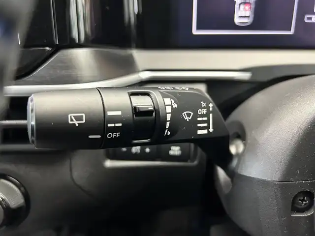 日産 ノート オーテック Xオーバー +アクティブ 鹿児島県 2024(令6)年 1.3万km ピュアホワイトパール 純正9インチナビ（ラジオ、フルセグ、BT、SD）/アラウンドビューモニター/前方ドライブレコーダー/インテリジェントルームミラー/ステアリングリモコン/オートハイビーム/・オートライト/・LEDヘッドライト/・フォグランプ/エマージェンシーブレーキ/速度標識機能/前後コーナーセンサー/ふらつき警報/ブラインドスポットモニター/レーンキープアシスト/純正フロアマット/プッシュスタート/スマートキー/・スペアキー