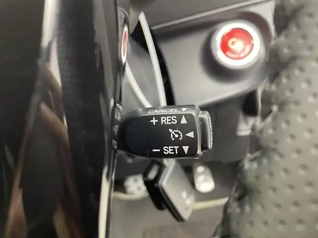 トヨタ アクア G G’s 千葉県 2016(平28)年 5.2万km ブラックマイカ ワンオーナー/禁煙車/トヨタセーフティセンス/・車線逸脱警報システム/・プリクラッシュセーフティ/・先行車発進システム/純正メモリナビ/・型番：NSZT-W66T/・CD/DVD/Bluetooth/フルセグTV/バックカメラ/・ビルトインETC/革巻きステアリング/・ステアリングスイッチ/クルーズコントロール/ハーフレザーシート/純正フロアマット/純正ドアバイザー/純正17インチAW/電動格納ウインカーミラー/オートライト/・オートマチックハイビーム/・LEDヘッドライト/・LEDフォグランプ/プッシュスタート/スマートキー/・スペアキー
