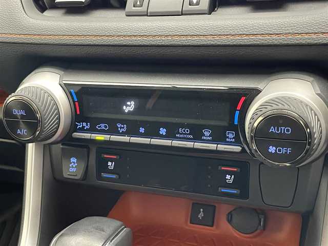 トヨタ ＲＡＶ４ アドベンチャー 愛知県 2022(令4)年 2.2万km アッシュグレーメタリック/グレイッシュブルー 純正９型ディスプレイナビ　全方位カメラ　デジタルインナーミラー　黒革　シートヒーター　シートベンチレーション　パワーバックドア　コーナーセンサー　セーフティセンス　衝突軽減　追従クルコン　ＬＥＤライト　ＢＳＭ　ＴＲＤマッドフラップ　純正前後ドラレコ　DAC　ツーイーター　ハンドルヒーター　禁煙