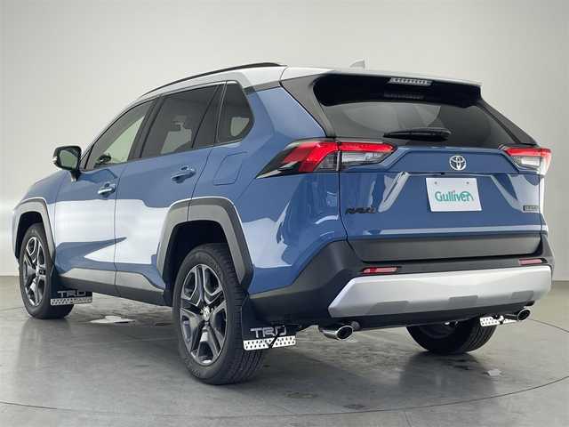 トヨタ ＲＡＶ４ アドベンチャー 愛知県 2022(令4)年 2.2万km アッシュグレーメタリック/グレイッシュブルー 純正９型ディスプレイナビ　全方位カメラ　デジタルインナーミラー　黒革　シートヒーター　シートベンチレーション　パワーバックドア　コーナーセンサー　セーフティセンス　衝突軽減　追従クルコン　ＬＥＤライト　ＢＳＭ　ＴＲＤマッドフラップ　純正前後ドラレコ　DAC　ツーイーター　ハンドルヒーター　禁煙