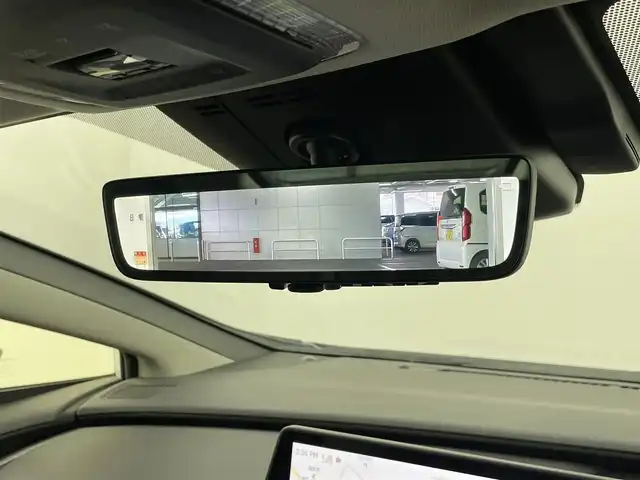 トヨタ プリウス Z 埼玉県 2023(令5)年 0.9万km プラチナホワイトパールマイカ ワンオーナー　/トヨタセーフティセンス　/デジタルインナーミラー　/純正ナビ　/　(AM/FM/Bluetooth/フルセグ)　/ビルトインＥＴＣ２．０　/レーンディパーチャーアラート　/ブラインドスポットモニター/プリクラッシュセーフティ/プロアクティブドライビングアシスト/クリアランスソナー/リヤクロストラフィックアラート/後方車両接近告知/リヤカメラディテクション/パーキングサポートブレーキ/安心降車アシスト/周辺車両接近時サポート/ロードサインアシスト/シートメモリー/全方位カメラ　/レーダークルーズコントロール　/コーナーセンサー前後/純正フロアマット/純正AW１９インチ