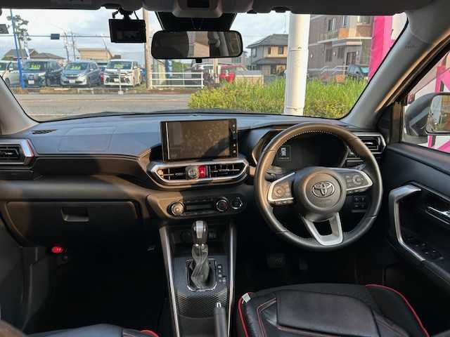 トヨタ ライズ Z 静岡県 2021(令3)年 3.9万km ブラックマイカメタリック ワンオーナー/純正ナビ/ETC/フルセグ/クリアランスソナー/シートヒーター/アダプティブクルーズコントロール/パワーモード/盗難防止システム/アラウンドビューモニター/オートハイビーム/衝突被害軽減システム/前後コーナーセンサー/純正アルミ付き