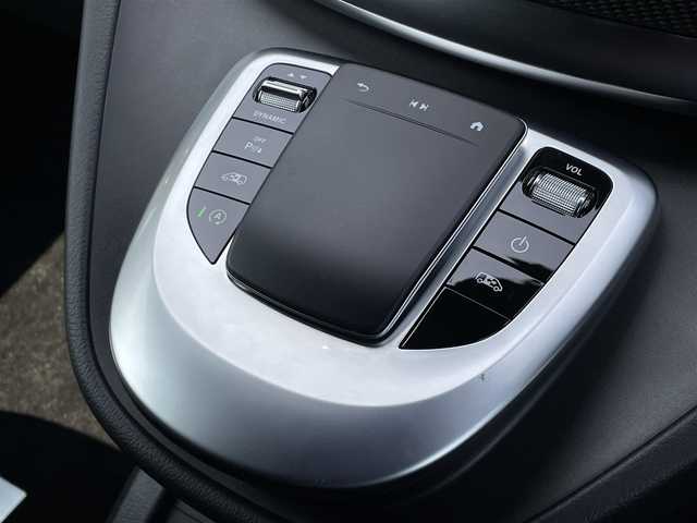メルセデス・ベンツ Ｖ２２０ d AVG AMGライン 三重県 2021(令3)年 2.3万km オブシディアンブラックM ACC/レーダーセーフティ/後席モニター(DVD/USB/SD/HDMI)/ヘッドレストモニター/純正ナビ/全方位カメラ/ブラックレザーシート/デジタルインナーミラー型ドラレコ/両側パワースライドドア/シートヒーター/電動リアゲート
