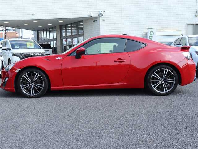トヨタ ８６ GT リミテッド 神奈川県 2013(平25)年 8.3万km ライトニングレッド ワンオーナー /純正メモリナビ/バックカメラ/ETC  /フルセグテレビ/プッシュスタート/純正17インチAW/Bluetoothオーディオ/リアスポイラー/リアフォグランプ/フロアアンダーカバー/アルカンターラコンビシート/シートヒーター/保証書/取説