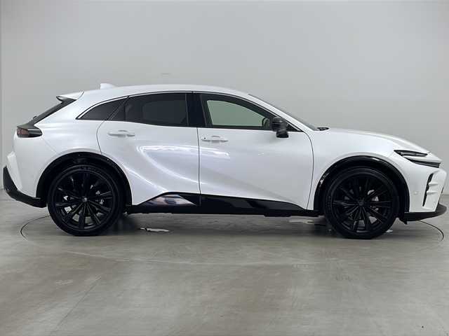 トヨタ クラウン スポーツ Z 道央・札幌 2024(令6)年 1万km プレシャスホワイトパール ・4WD/・純正ディスプレイオーディオ&TV&BT&Apple Car Play&Android Auto/・全方位カメラ/・パワーバックドア/・ヘッドアップディスプレイ/・トヨタセーフティセンス/・レーンディパーチャーアラート/・ブラインドスポットモニター/・プリクラッシュセーフティ/・プロアクティブドライビングアシスト/・クリアランスソナー/・リアクロストラフィックアラート/・後方車両接近告知/・ロードサインアシスト/・レーンチェンジアシスト/・レザーシート/・前席パワーシート/・運転席シートメモリ/・前席シートヒーター/・前席ベンチレーション/・置くだけ充電/・ステアリングヒーター/・AC100V/・LEDヘッドライト/・オートライト/・オートマチックハイビーム/・ビルトインETC